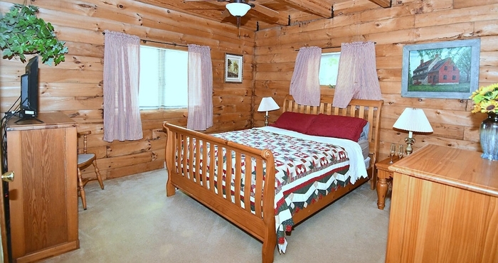 Lainnya Lazy Bear Retreat - Classic Cabin!