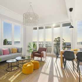 Primary image1270 全景高級公寓,发现者纪念碑飯店