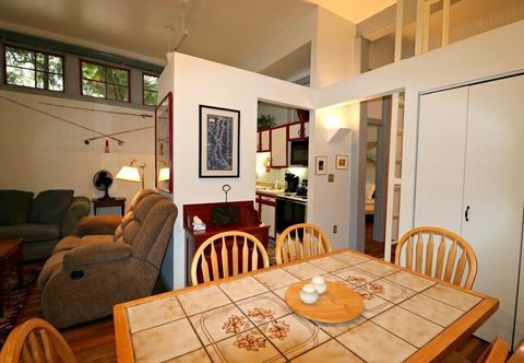 其他 Arcade 15 2 Bedroom Condo by Redawning