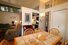 其他 Arcade 15 2 Bedroom Condo by Redawning