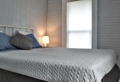 Others 4 Sweet Mary 2 Bedroom Home by RedAwning