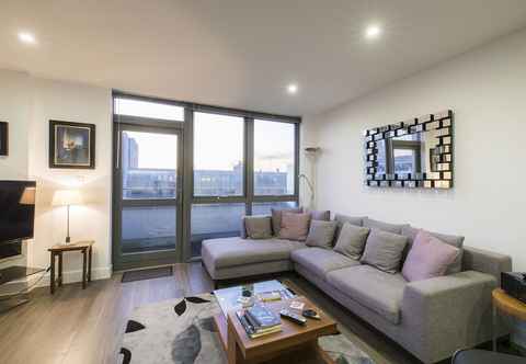 Lainnya ALTIDO Trendy Islington Flat for 2 with Patio