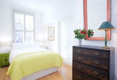 Others 4 JOIVY English Retro 2BR Apt Near Battersea Park