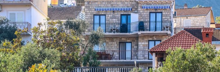 Lain-lain Apartments Doris