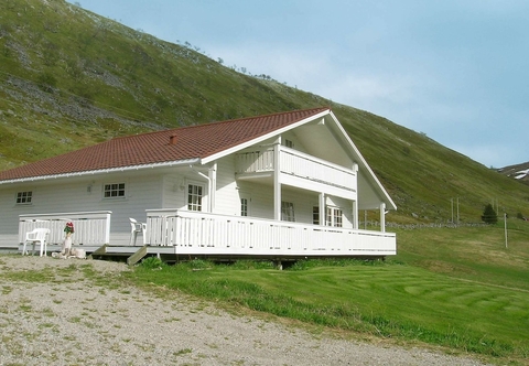 Others Holiday Home in Leknes