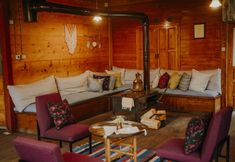 기타 3 Kuspuni Dag Evi