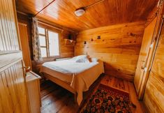 기타 4 Kuspuni Dag Evi