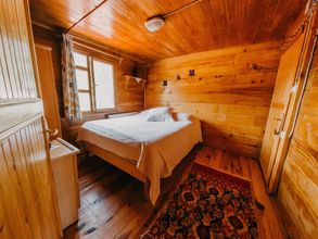 기타 4 Kuspuni Dag Evi