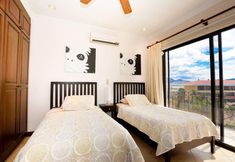 Others 7 Exquisitely Decorated 5th-floor View of 2 Bays in Flamingo