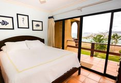 Others 7 Spectacular - spacious unit in Flamingo in front of the beach