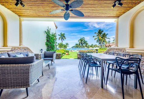 Others Exquisitely Adorned Luxury Unit Right on Flamingo Beach Sleeps 6