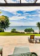 Imej utama Luxury Beachfront Mansion, Incomparable Setting, Full-time Maid