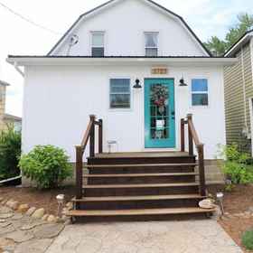 Primary image13723 Pleasant Ave. 3 Bedroom Home by RedAwning,肖托夸县飯店