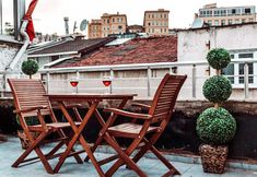 Others 5 Galata Aristo