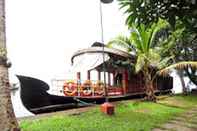 อื่นๆ Houseboat Cruise in the Backwaters of Kerala