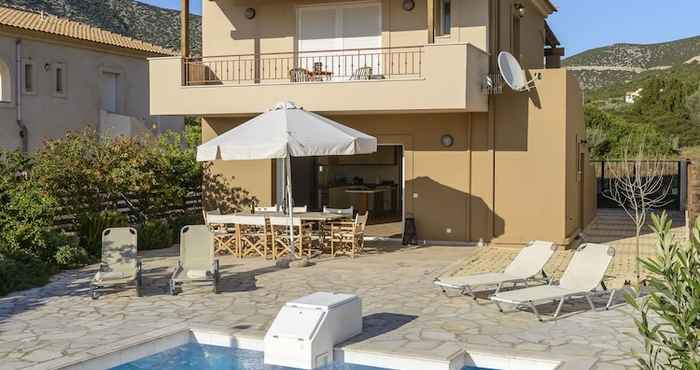 Others Porto Aqua Vista - Premium Seaside Villa with Pool