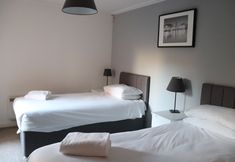 Others 4 Century Wharf by Urban Space