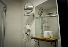 อื่นๆ 6 Reu de Hotel