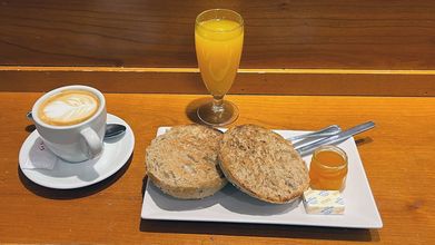 Others 4 Pensión Régil