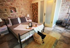 Others 4 Lunaria Guest House