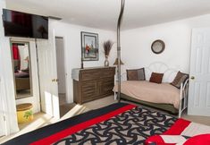 Others 4 353 Glen 6 Bedroom Villa by Redawning