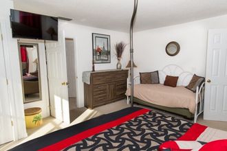 Others 4 353 Glen 6 Bedroom Villa by Redawning