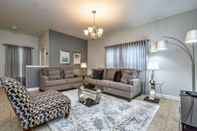 Lainnya Storey Lake- 5 Bedroom Townhome w/ Pool- 1600st Townhouse by Redawning