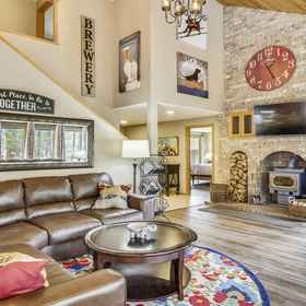 Primary image 1 Conifer 10, Lava Lands Visitor Center Hotels