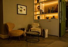 Lainnya 5 The Falcon Hotel