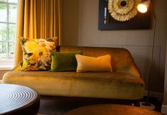 Lainnya 4 The Falcon Hotel