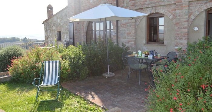 Lainnya Apartment With Private Garden in Tuscany