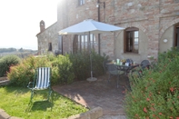 Lainnya Apartment With Private Garden in Tuscany