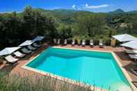 Lainnya Spoleto Splashwhole Private Villagesleeps 30 With Football Pitch and Play Area