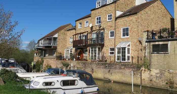 Others River Courtyard Apartment In The Heart Of