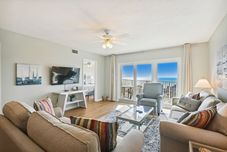 其他 Seacrest 702 is a Gulfview 2 BR on Okaloosa Island by RedAwning