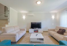 Others 2 Casa Belinda