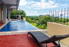 Others 2 1-Bedroom Ocean-View Condo with Pool