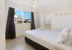 Others 2 MAINSAIL8 - Mooloolaba Beach