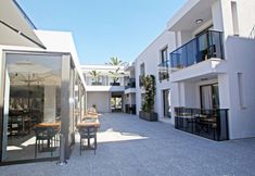 Lain-lain 2 Queen Residence & Apart Hotel