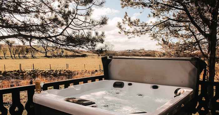 อื่นๆ Keer Side Lodge, Luxury Lodge With Private hot tub at Pine Lake Resort