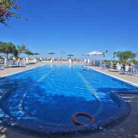 Primary image 1 サントリーニ キャンピング & ホステル, サントリーニ ホテル