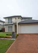 Primary image Superb Luxe 5BR House@point Cook Near Lake