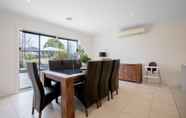 Others 4 Superb Luxe 5BR House@point Cook Near Lake