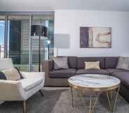 Lainnya 2 2bed Apartment! Modern Home for 4 at Chatswood