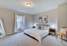 Others 5 Spacious 6BR/3BA House w/ Parking! Sleeps 20!
