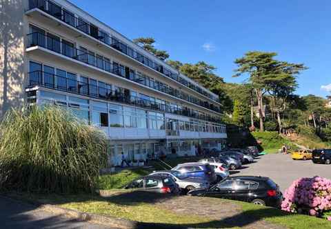 Others Stunning Beach Front Apartment in Caswell Swansea