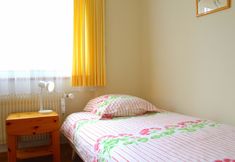 Others 3 Central & Cozy - Rainbow A