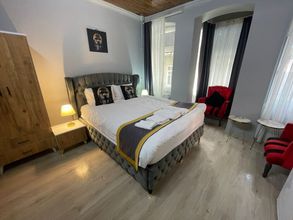 Khác 4 Taksim Red Suite