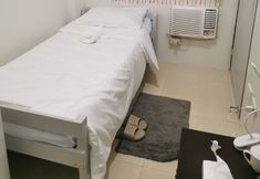 Others 7 Flip Flops Hostel