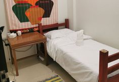 Others 6 Flip Flops Hostel